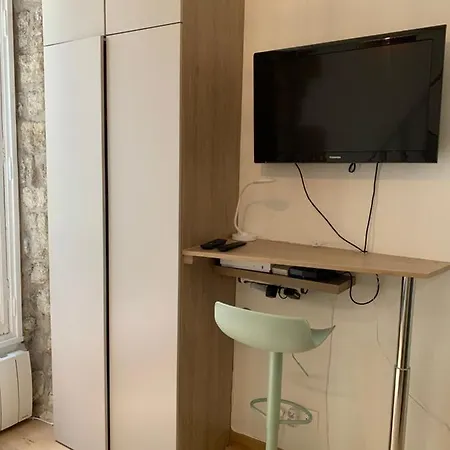 Odeon Apartment Paris